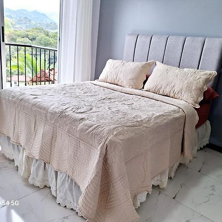 Vistas Del Sol-Casa Victoria Hostel San Isidro De El General Εξωτερικό φωτογραφία