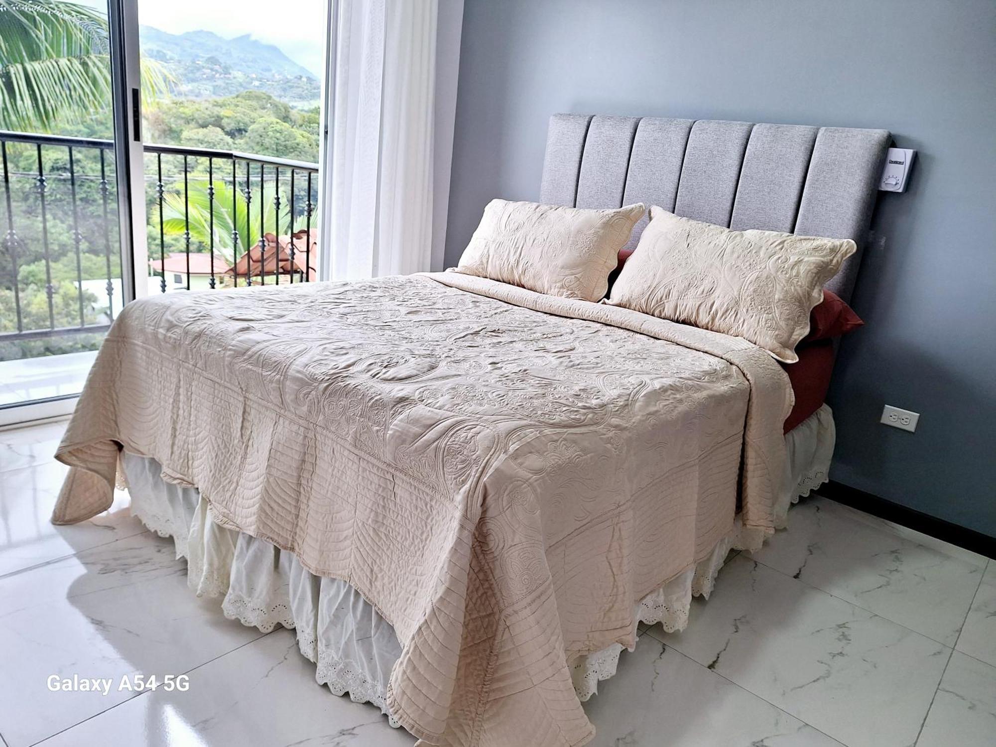 Vistas Del Sol-Casa Victoria Hostel San Isidro De El General Εξωτερικό φωτογραφία